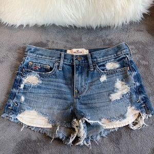 Hollister size 0 distressed jean shorts